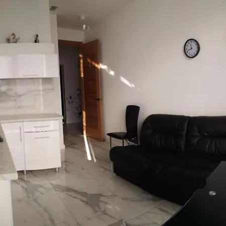 On Frantsuz'ky Bulvar Apartment